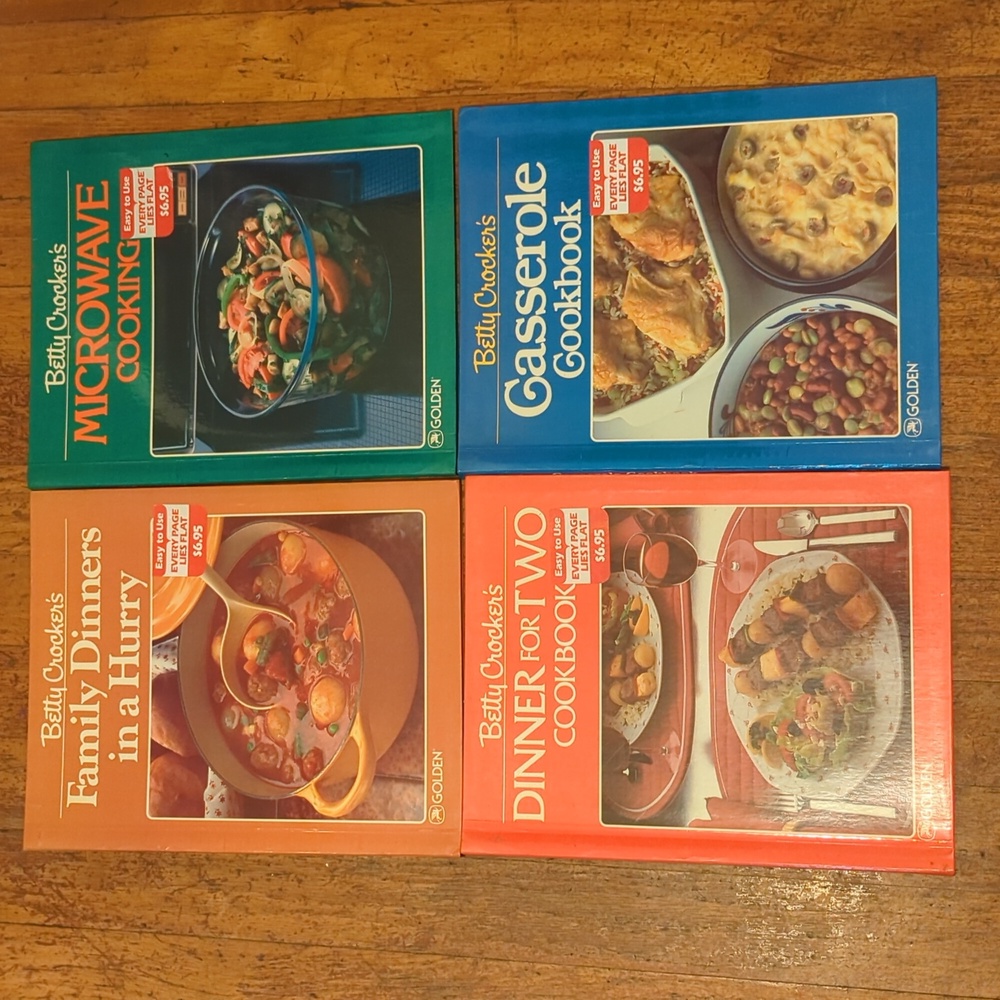 Bundle of 4 Betty Crocker Cook Books circa 1985